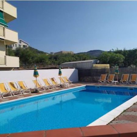 Babyaccommodation Stay In Family II Pietra Ligure Exterior foto
