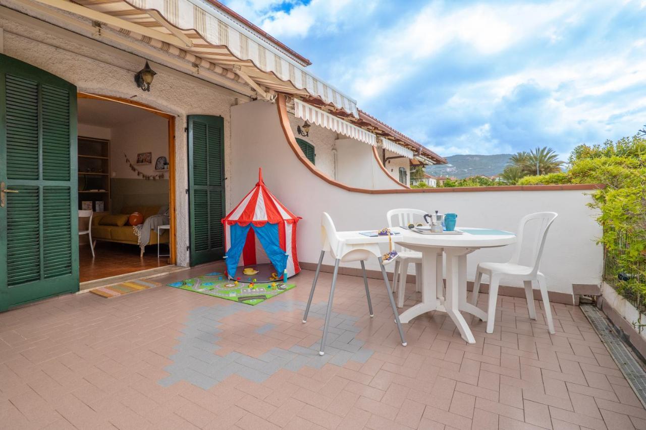 Babyaccommodation Stay In Family II Pietra Ligure Exterior foto