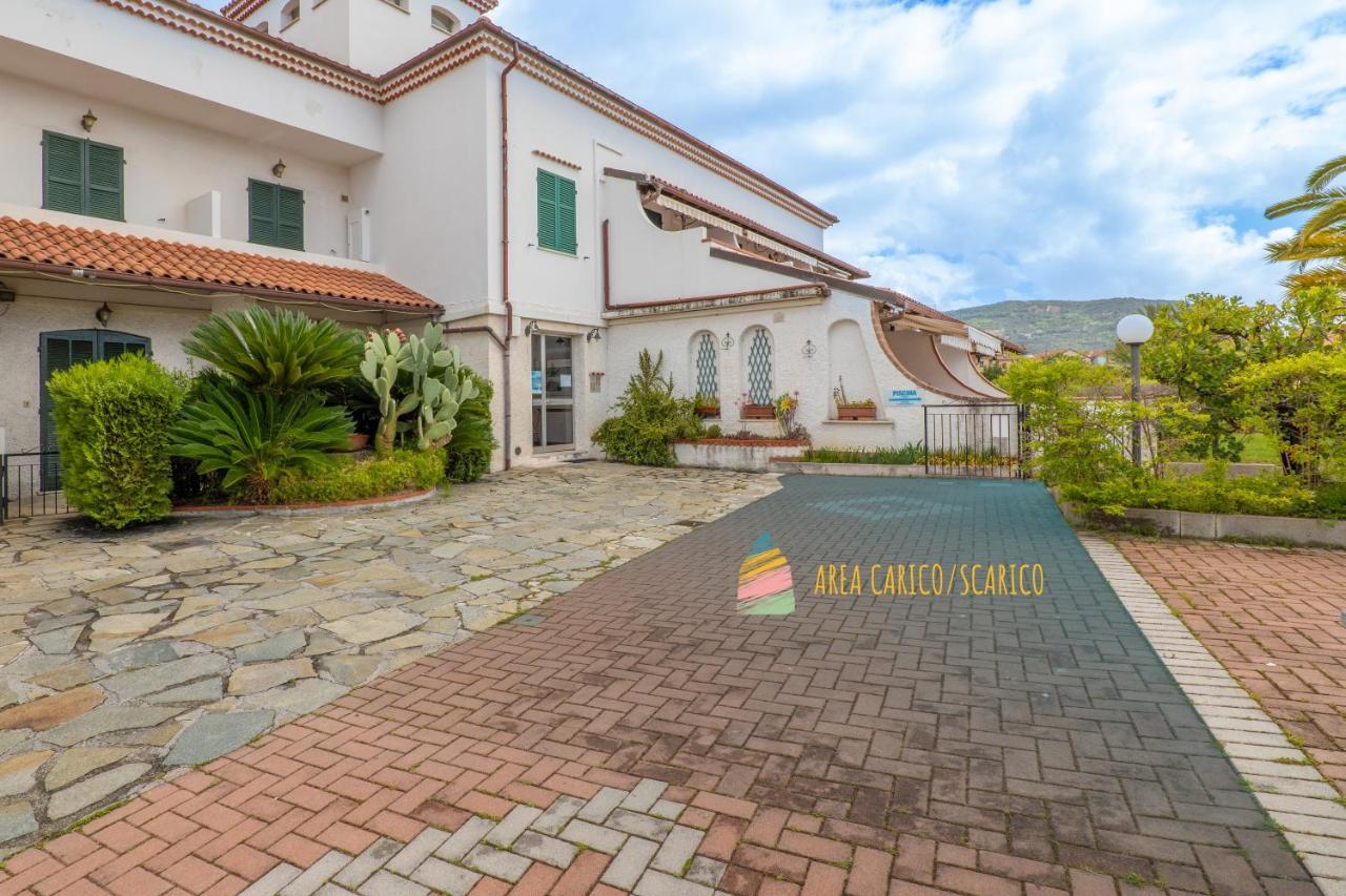 Babyaccommodation Stay In Family II Pietra Ligure Exterior foto